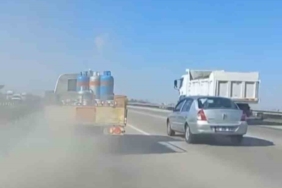 Tüp kamyonunun lastiği patladı: Korku dolu anlar kamerada