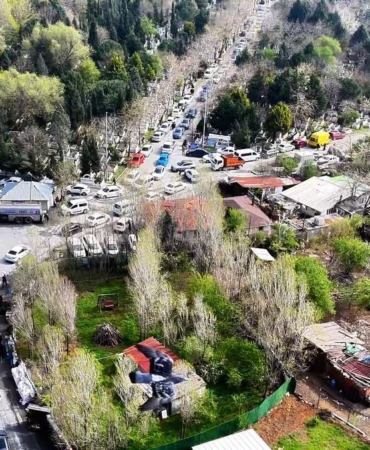 Bayram öncesi mezarlıklardaki araç yoğunluğu havadan görüntülendi