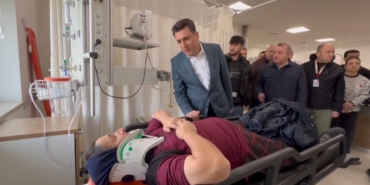 Vali Aygöl, otobüs kazası yaralılarını hastanede ziyaret etti