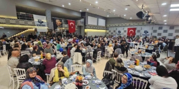 Bandırma Belediye Başkanı Mirza, özel bireylerle iftarda buluştu