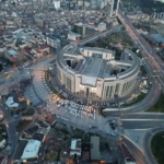 İstanbul Adalet Sarayı önünde alınan güvenlik önlemi havadan görüntülendi