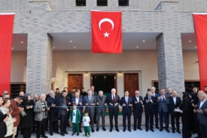 Zeytinburnu’nda Konyalı Hacı Veyiszade Camii ibadete açıldı