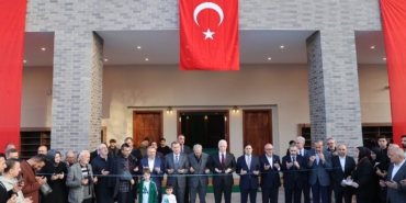 Zeytinburnu’nda Konyalı Hacı Veyiszade Camii ibadete açıldı