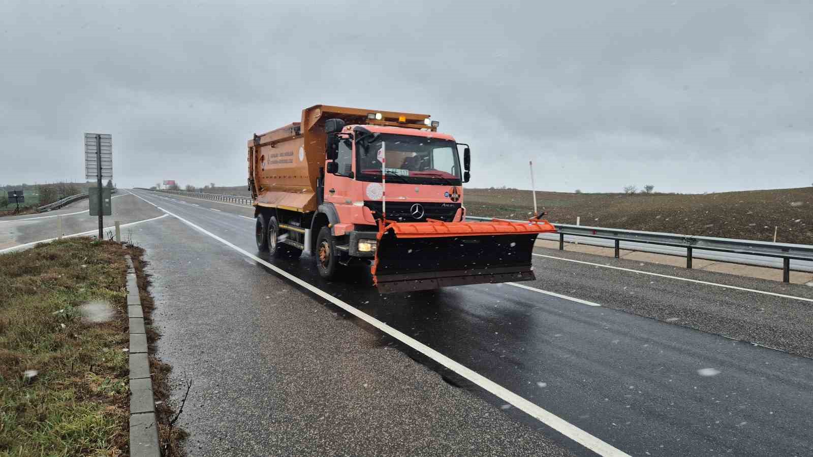 Tekirdağ’da beklenen kar yağışı başladı
