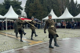 Çanakkale şehitleri Edirnekapı Şehitliği’nde törenle anıldı