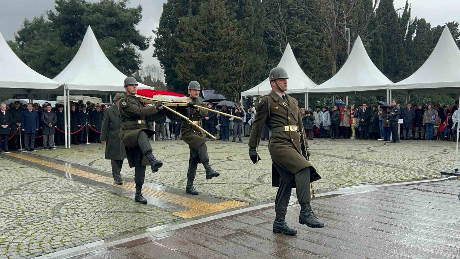 Çanakkale şehitleri Edirnekapı Şehitliği’nde törenle anıldı