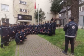 Bursa’da kaçak göçmenleri çalıştırdığı tespit edilen 3 şüpheli yakalandı