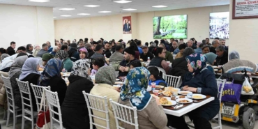 Karacabeyliler, aynı sofra etrafında buluştu