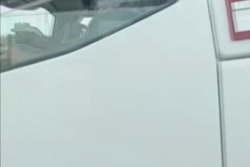 Tır sürücüsü tartıştığı ticari aracın sürücüsüne camdan küllük fırlattı