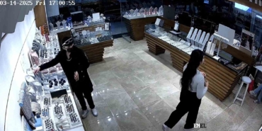 Yalova’da maskeli saat hırsızı güvenlik kamerasında