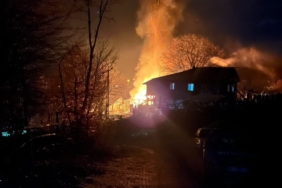 Yaşlı kadının tek başına yaşadığı ev yanarak kül oldu