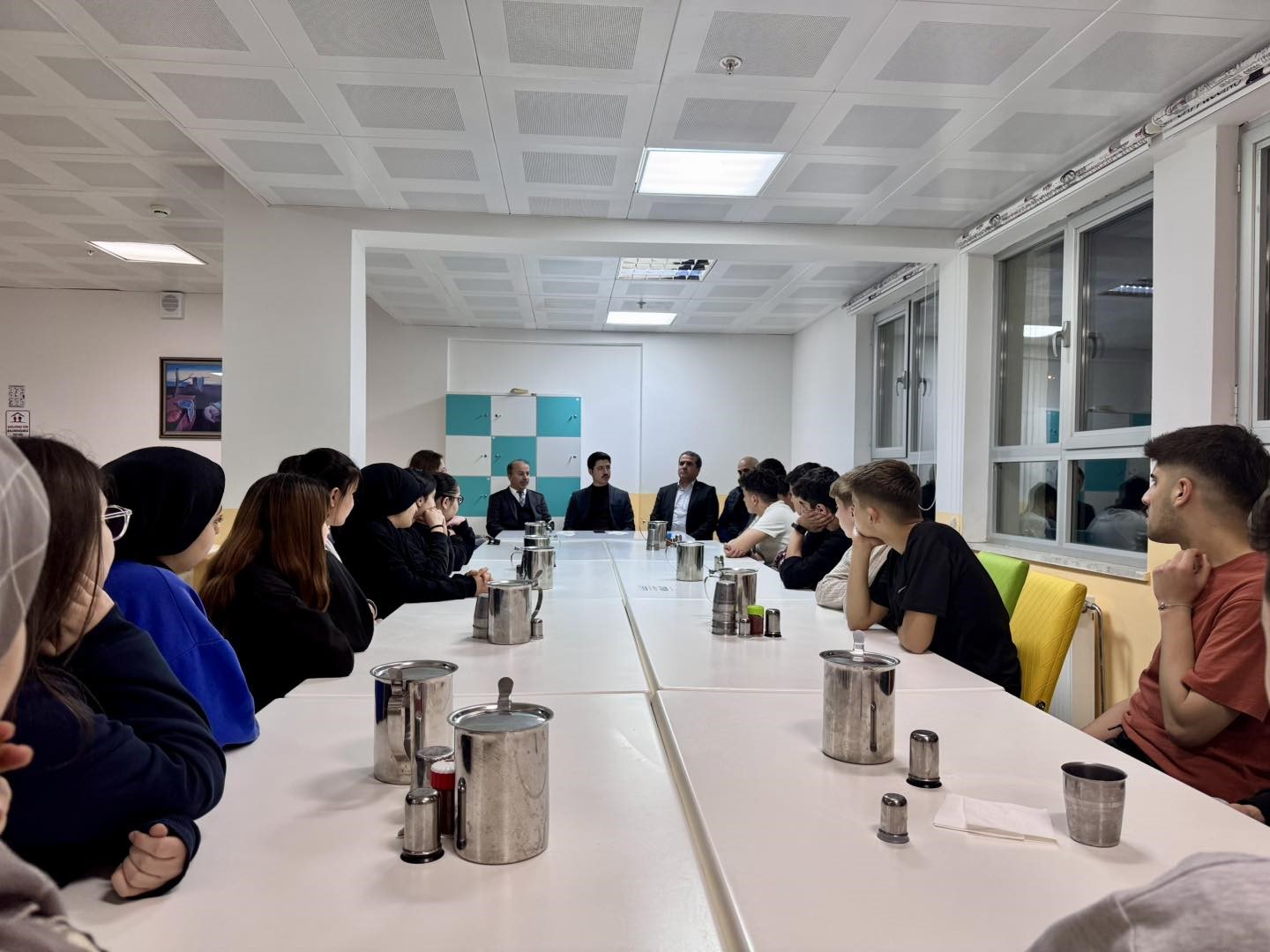 Kaymakam Kahraman öğrencilerle iftarda buluştu