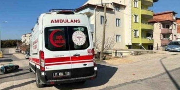 Motosiklet otobüse çarptı, sürücüsü yaralandı