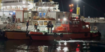 Çanakkale Boğazı’nda tankere çıkarken denize düşen kılavuz kaptan kurtarıldı
