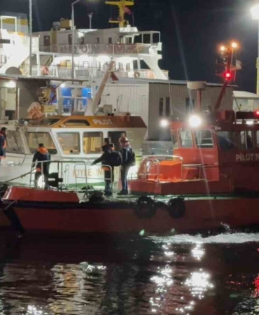 Çanakkale Boğazı’nda tankere çıkarken denize düşen kılavuz kaptan kurtarıldı