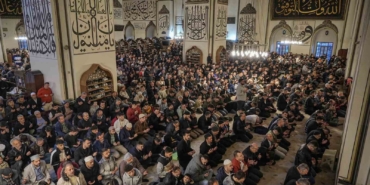 Bursalılar bayram namazında camileri doldurdu