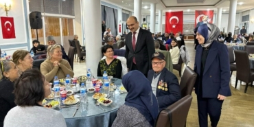 Gelibolu Kaymakamı, şehit ve gazi aileleriyle iftarda buluştu