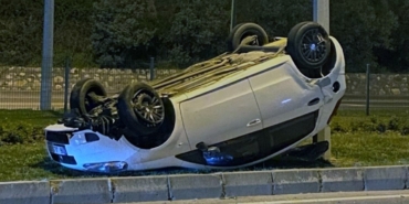 Bursa’da takla atan otomobildeki 2 kişi yaralandı