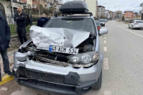 Otomobil park halindeki kamyonete çarptı: 1 çocuk yaralandı