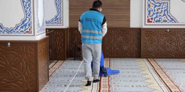 Bandırma’daki camileri yükümlüler temizledi