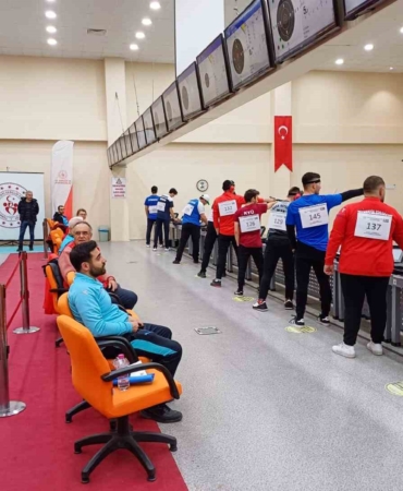SUBÜ öğrencilerinden atıcılıkta ikincilik kupası