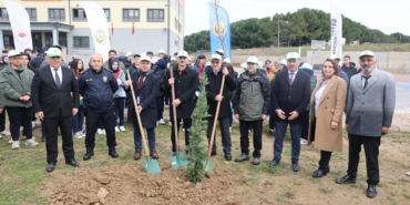 Çayırova’da fidanlar toprakla buluştu