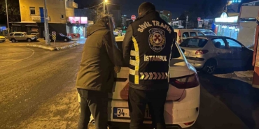 Maltepe’de taksi ve minibüs şoföründen peş peşe ihlal kamerada