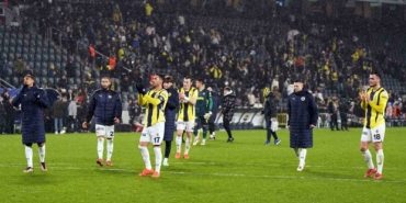 Fenerbahçe, ligde puan farkını 4’e indirdi
