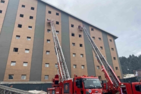 Uludağ’daki Kervansaray Otel yangınında 3 kişi dumandan etkilendi