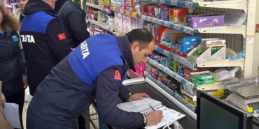 Gemlik’te marketlere denetim: 25 tarihi geçmiş ürün tespit edildi