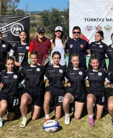 Ragbici kızlar grup birincisi oldu