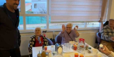 Fenomen Ciğerci huzurevindeki yaşlıları unutmadı