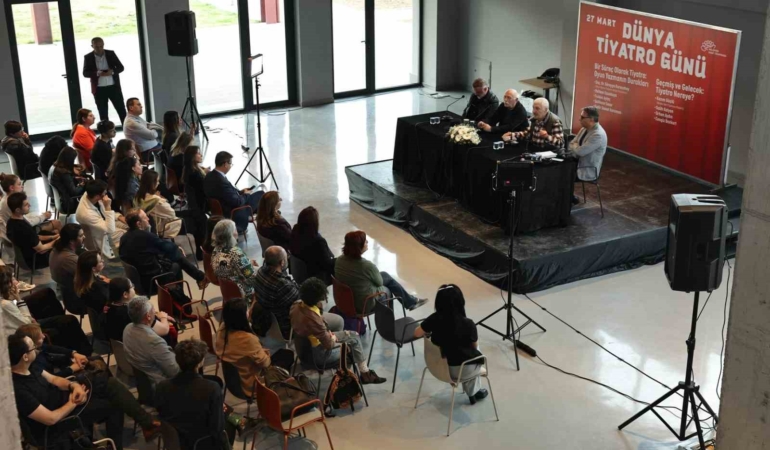 Dünya Tiyatro Günü’nde "tiyatro" konuşuldu