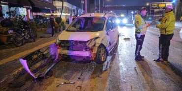 Bursa’da 4 aracın karıştığı kazada 3 kişi yaralandı