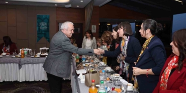 Başkan Şadi Özdemir kadınlarla iftarda buluştu