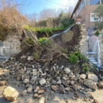 Sit alanında istinat duvarı çöktü: 2 katlı bina tahliye edildi