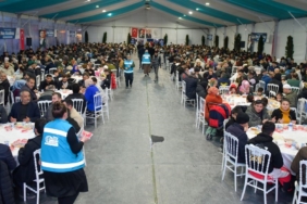 Esenyurt Belediyesi, binlerce vatandaşı iftar sofralarında bir araya getirdi