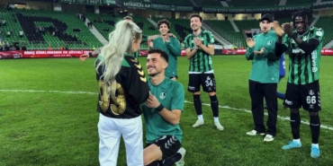 Sakaryaspor - Yeni Malatyaspor maçının ardından sahada sürpriz teklif