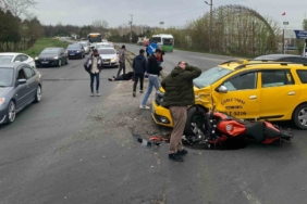 Taksiyle çarpışan motosikletin sürücüsü ağır yaralandı