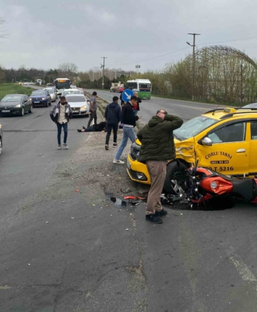 Taksiyle çarpışan motosikletin sürücüsü ağır yaralandı