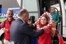 Avrupa şampiyonu Alara Atmaca, Balıkesir’de coşkuyla karşılandı
