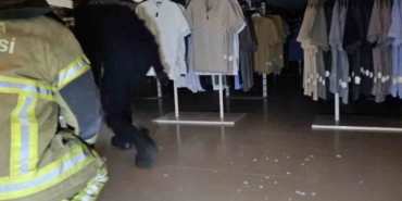 Giyim mağazasının tavanı çöktü