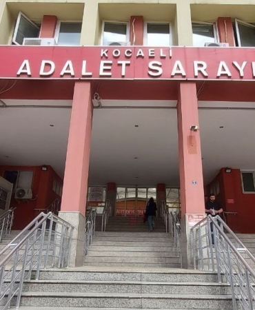Sevgili olduklarına inandırdığı öğrencisini 2 yıl boyunca istismar eden öğretmene 36 yıl hapis
