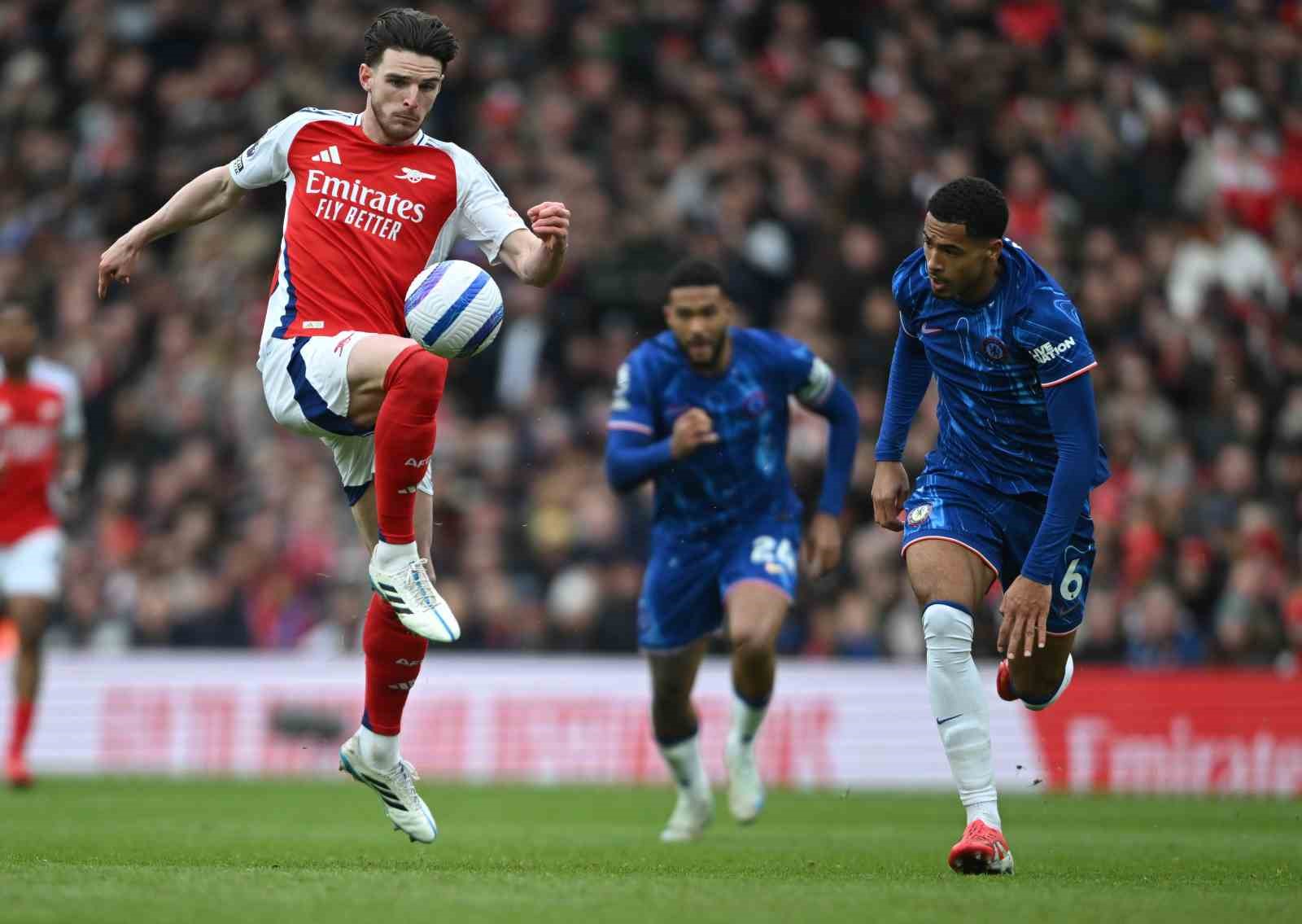 Arsenal - Chelsea derbisini Mesut Özil ile Akif Çağatay Kılıç birlikte izledi