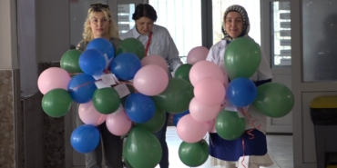 Minik ellerden anne ve babalarına kanser taraması için çağrı