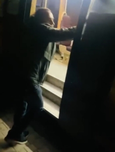 Küçükçekmece’de bir minibüse ateş açıldı, şoför yaralandı