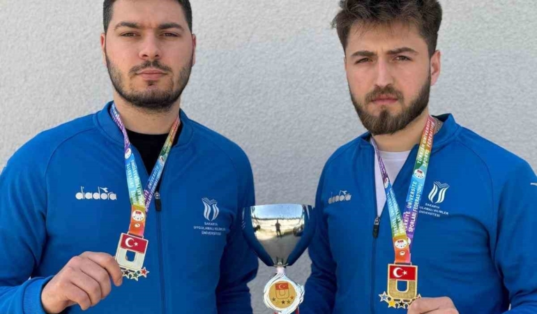 Sakarya Büyükşehir’in karatecileri Manisa’da şampiyon oldu
