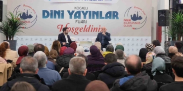 Ünlü yazar gençlere seslendi: "Büyük düşünün ve cesur adımlar atın"