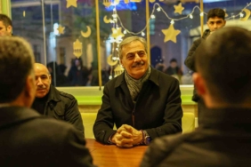 Başkan Alemdar, iftarını gençlerle birlikte açtı: "Her zaman yanınızdayız"