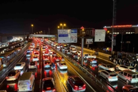 İstanbul’da bayramda trafik yoğunluğu yağmurun etkisiyle yüzde 74’e yükseldi